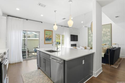 208 Grandview Alamo Heights TX 78209