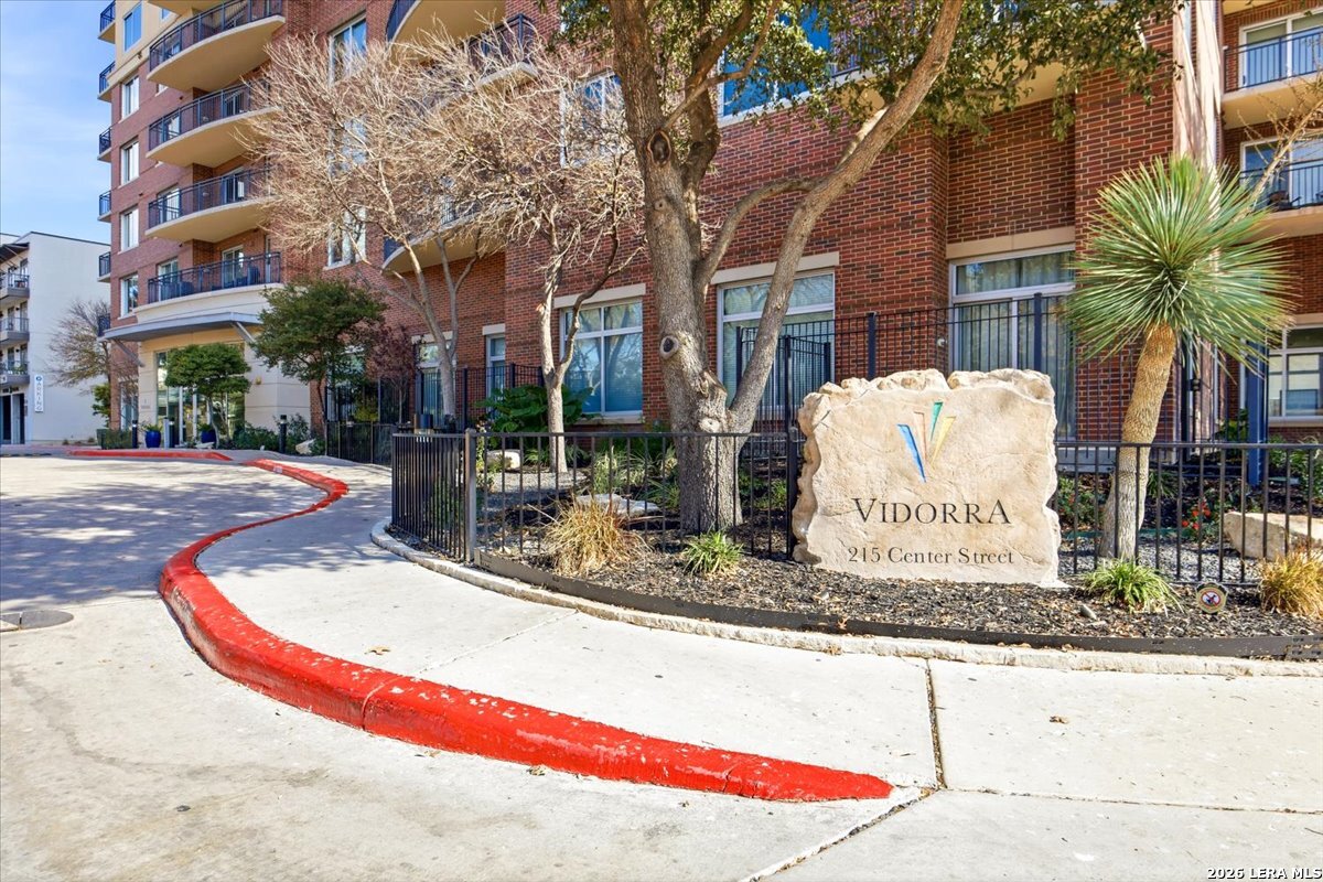215 N Center Street San Antonio TX 78202