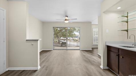8702 Village San Antonio TX 78217