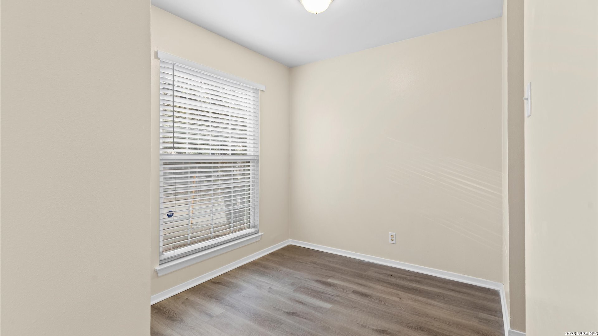 8702 Village San Antonio TX 78217
