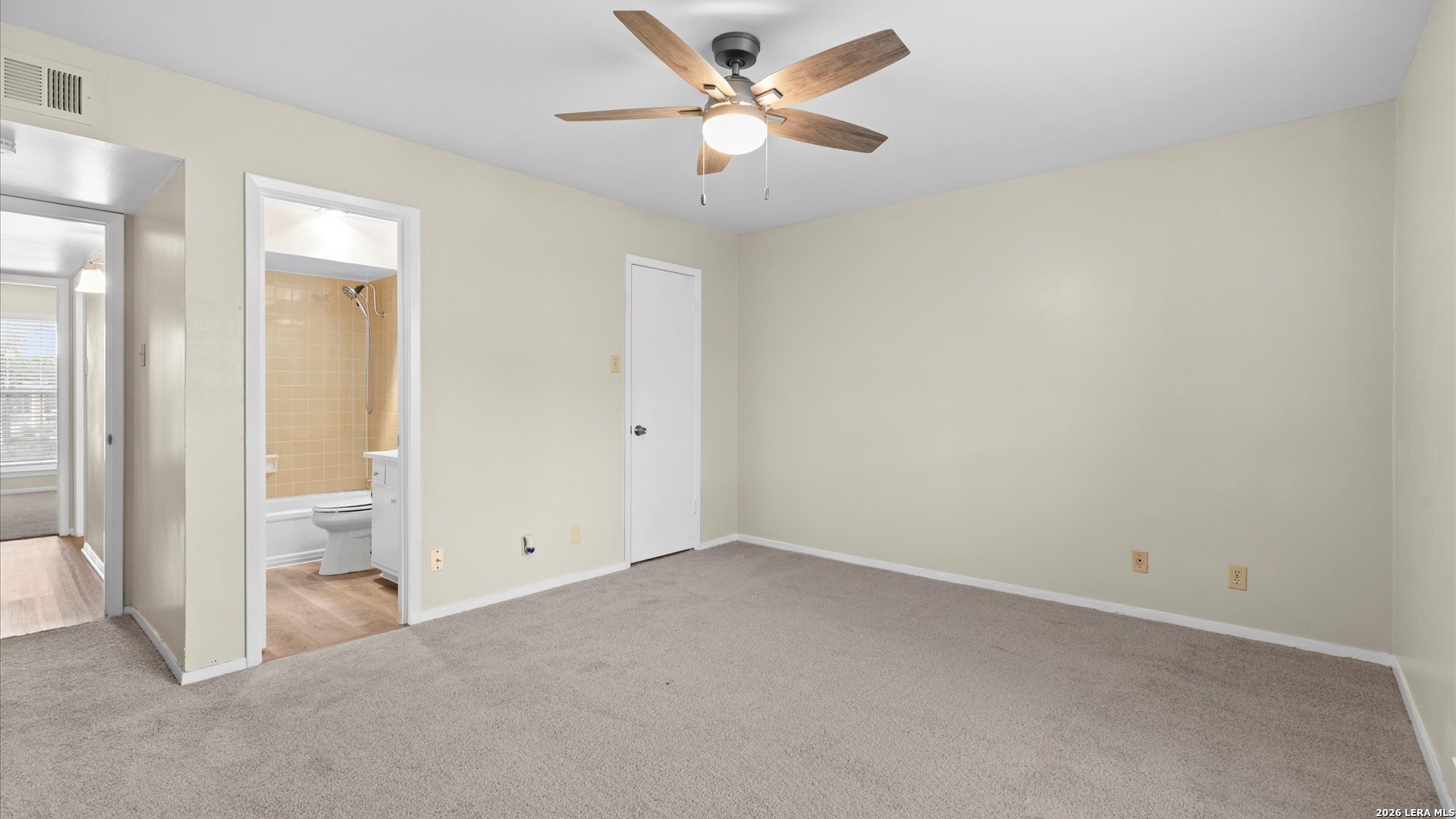 8702 Village San Antonio TX 78217