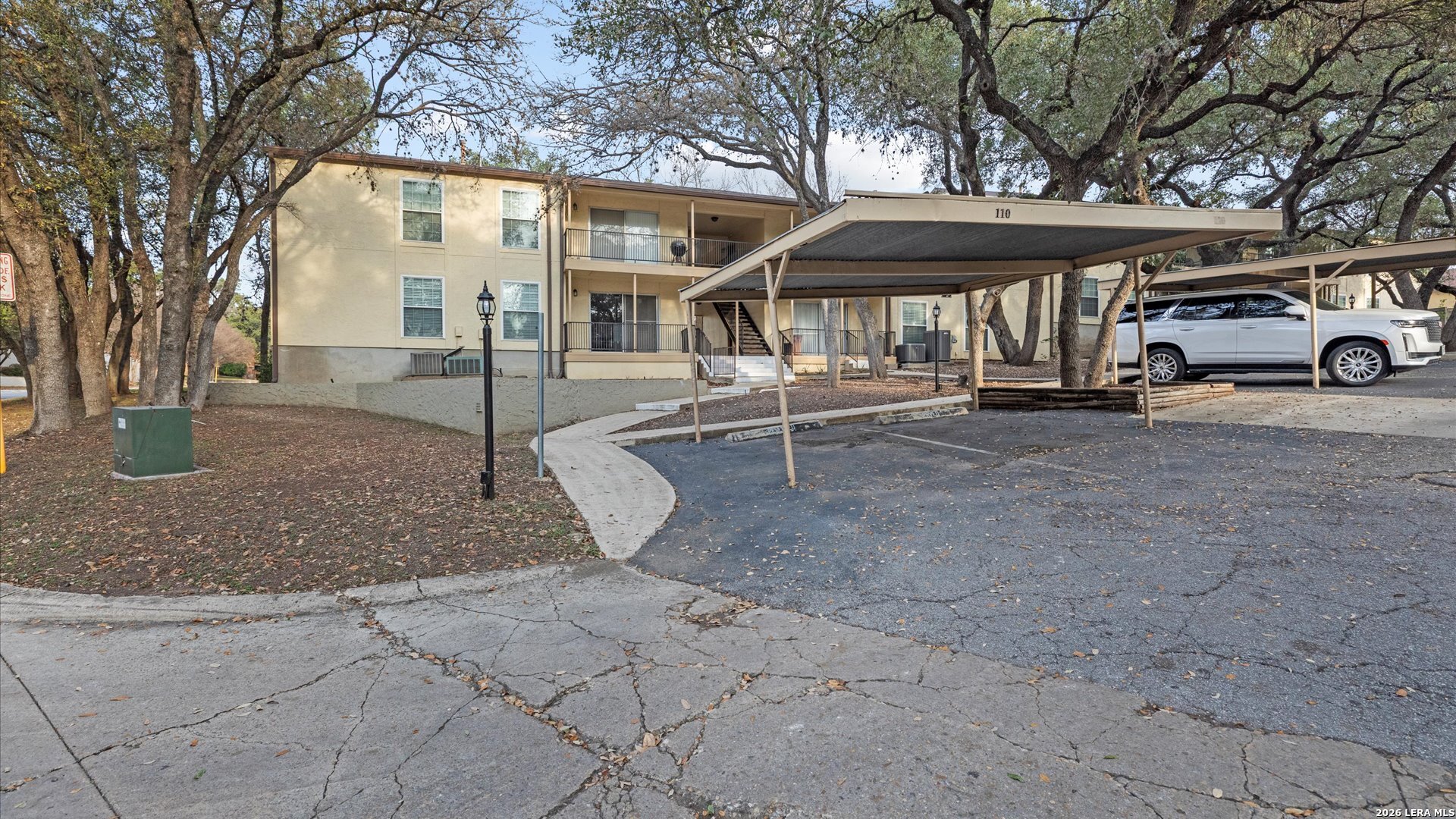 8702 Village San Antonio TX 78217