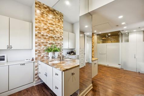 230 Dwyer Avenue San Antonio TX 78204
