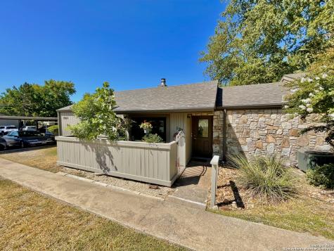 1945 West Lane Kerrville TX 78028