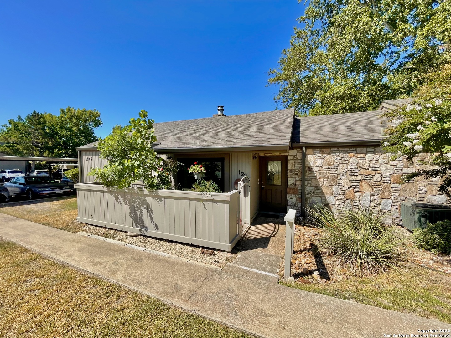 1945 West Lane Kerrville TX 78028