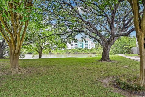 3220 69th Street Galveston TX 77551