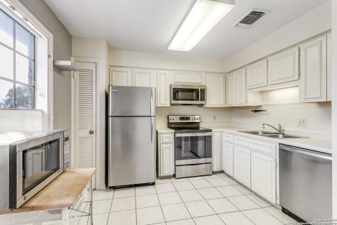 165 W Rampart San Antonio TX 78216