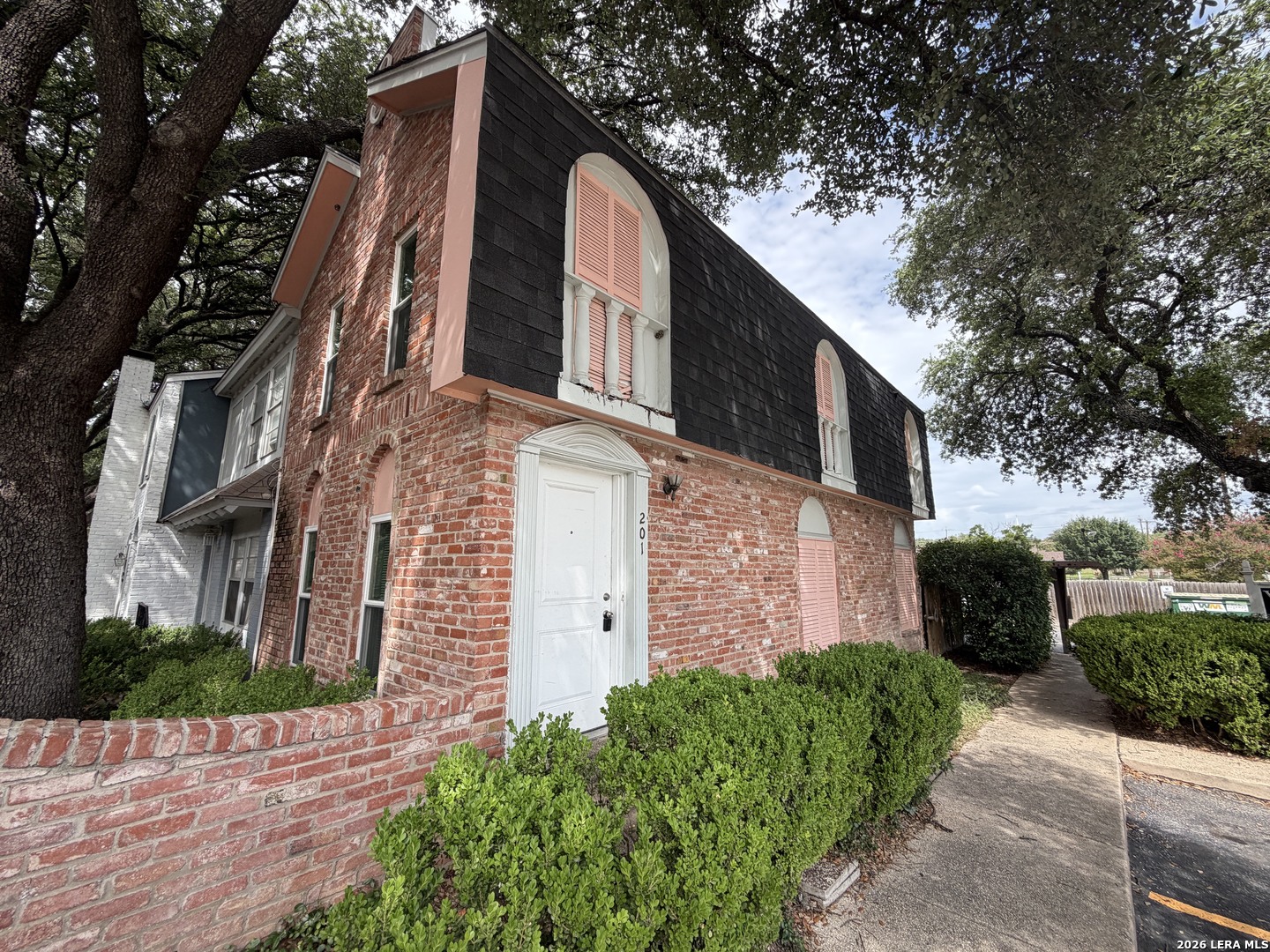 2811 Woodbury San Antonio TX 78217