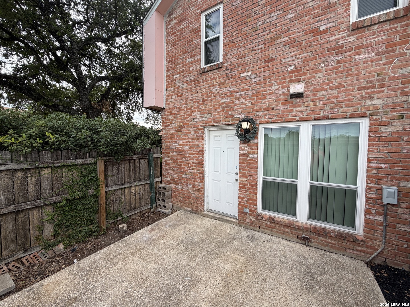 2811 Woodbury San Antonio TX 78217