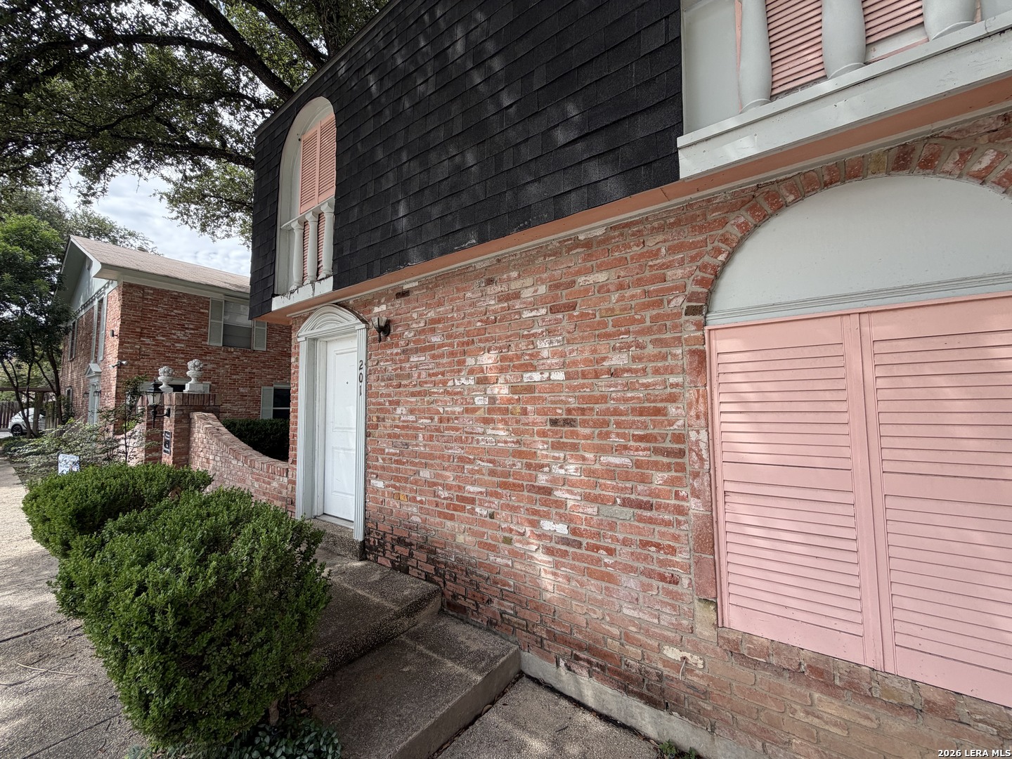 2811 Woodbury San Antonio TX 78217
