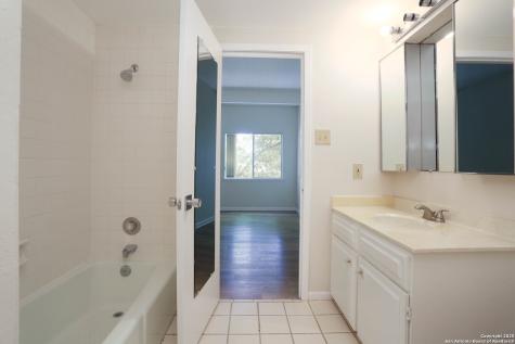 3102 Eisenhauer San Antonio TX 78209
