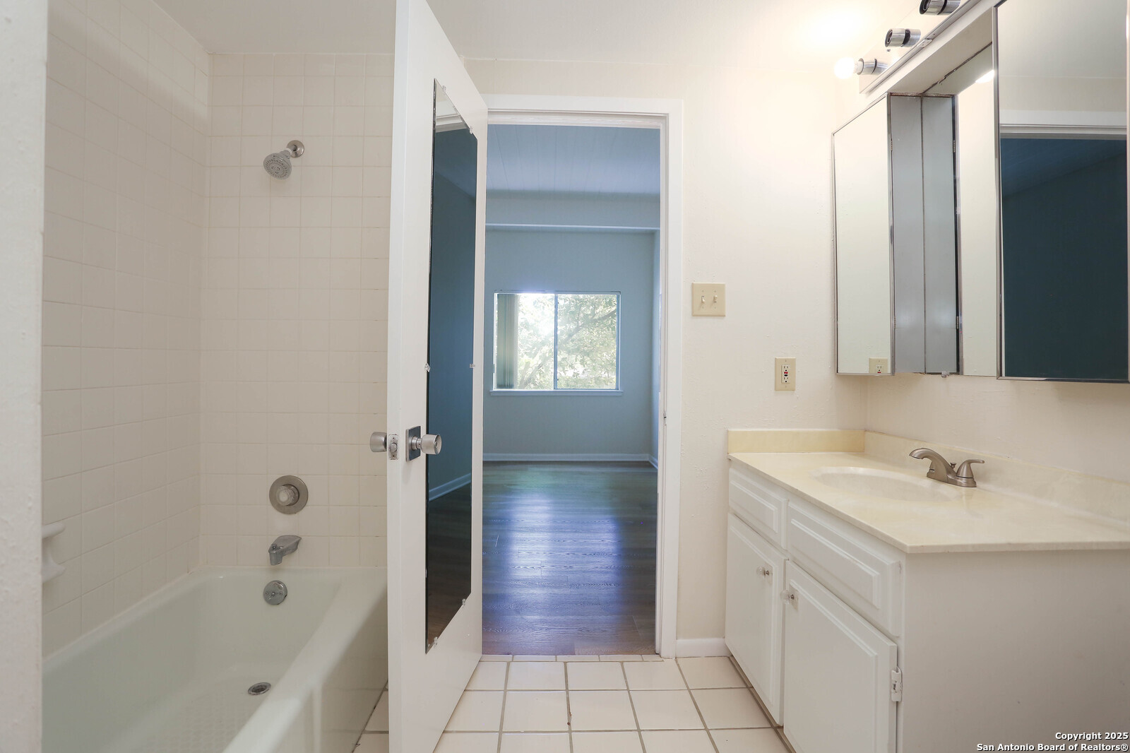 3102 Eisenhauer San Antonio TX 78209