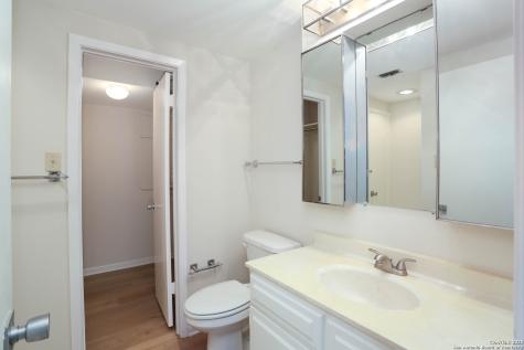 3102 Eisenhauer San Antonio TX 78209
