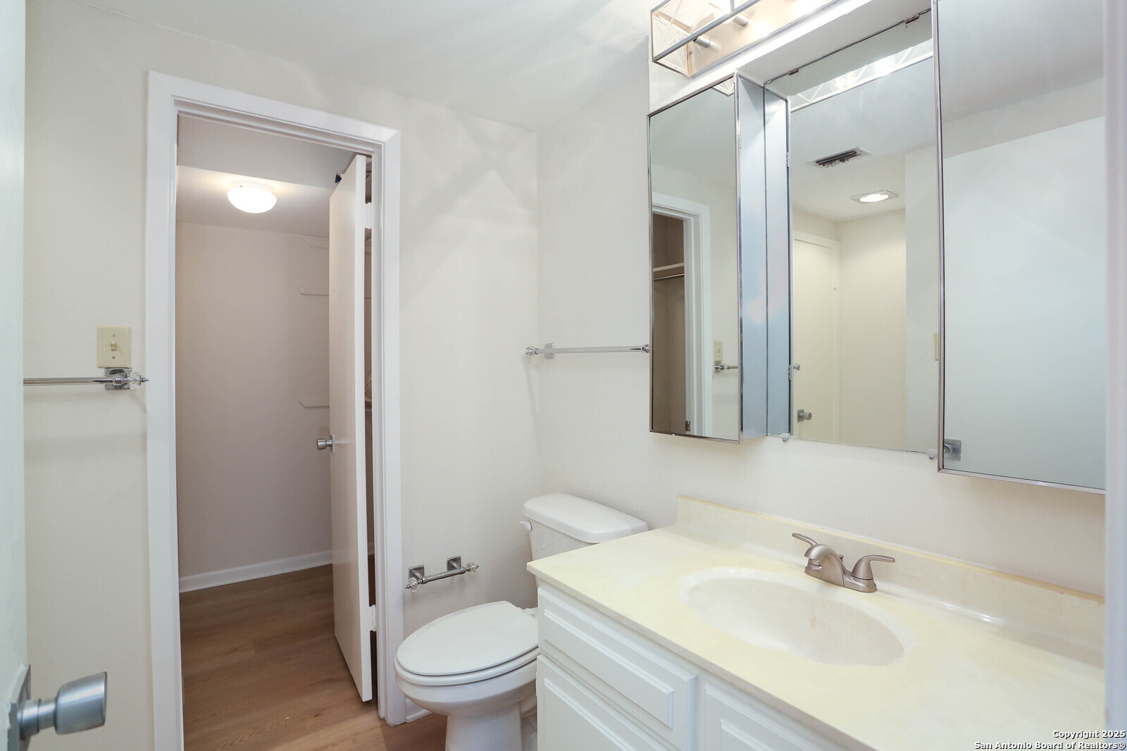 3102 Eisenhauer San Antonio TX 78209