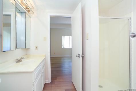 3102 Eisenhauer San Antonio TX 78209