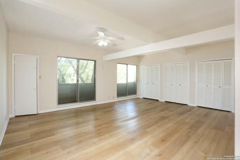 3102 Eisenhauer San Antonio TX 78209