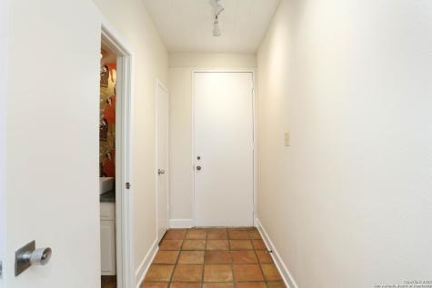 3102 Eisenhauer San Antonio TX 78209