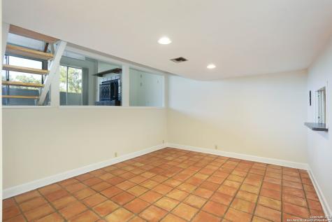 3102 Eisenhauer San Antonio TX 78209