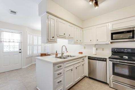 8415 Fredericksburg San Antonio TX 78229