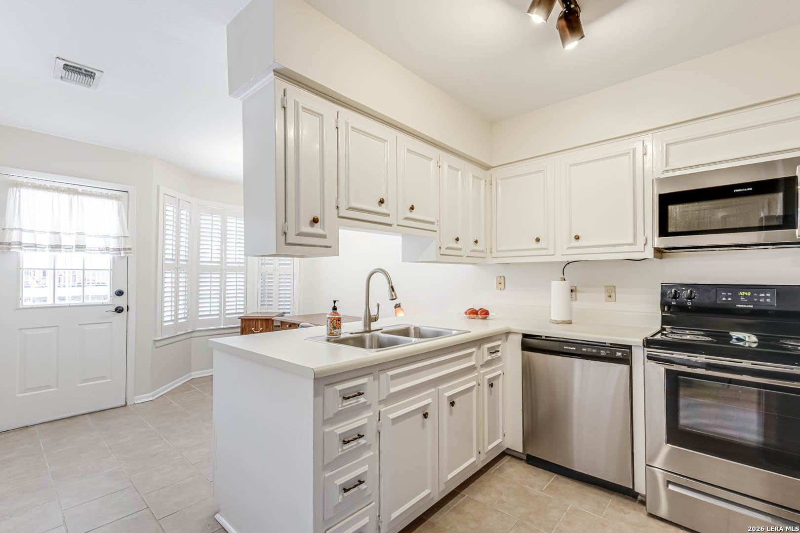8415 Fredericksburg San Antonio TX 78229