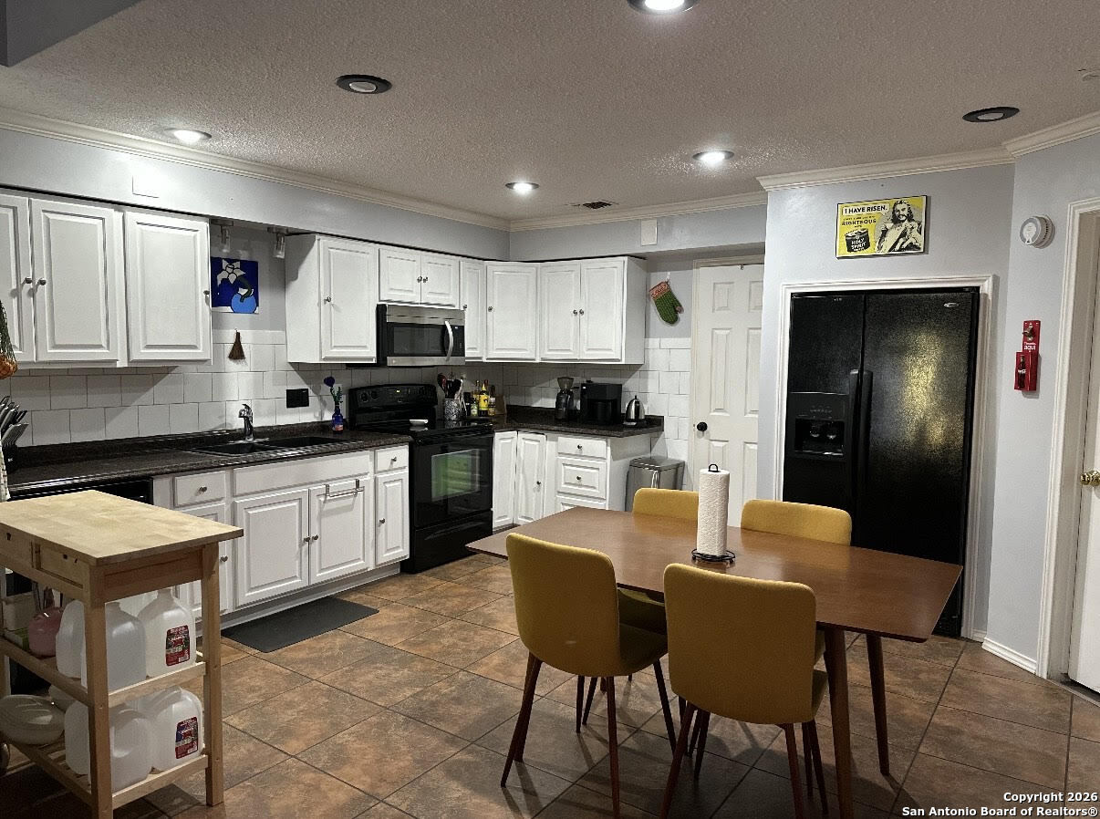 10527 Perrin Beitel San Antonio TX 78217
