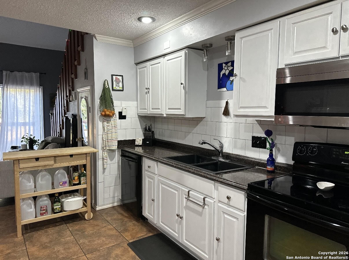10527 Perrin Beitel San Antonio TX 78217