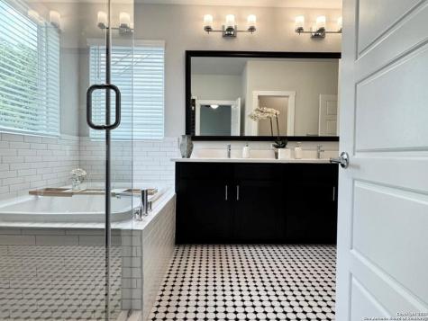 5843 Whitby Road San Antonio TX 78240