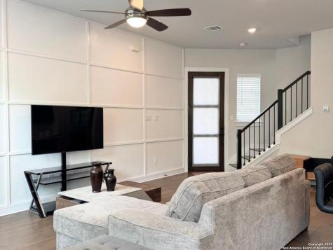 5843 Whitby Road San Antonio TX 78240