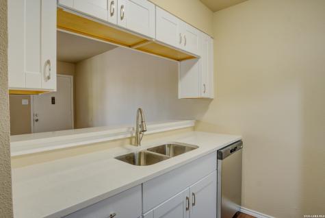 8702 Village San Antonio TX 78217