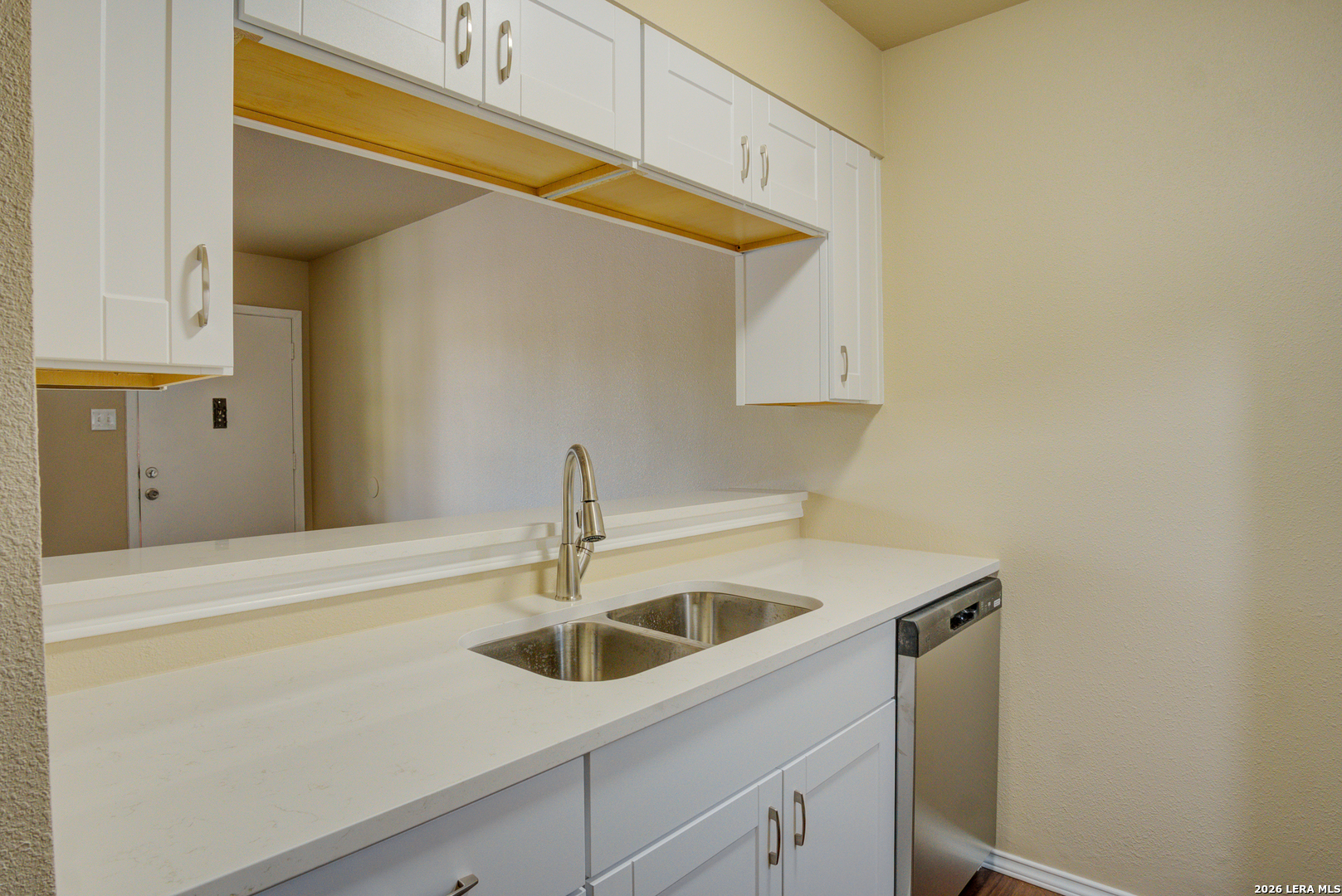 8702 Village San Antonio TX 78217