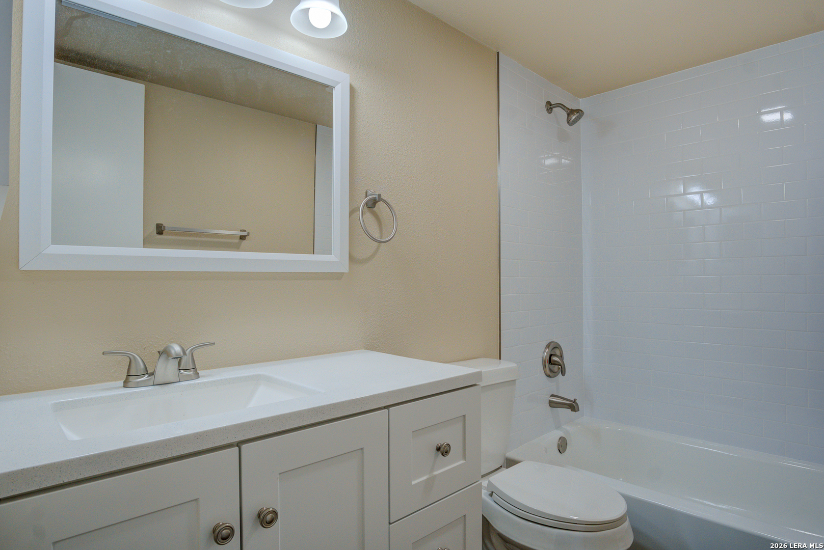 8702 Village San Antonio TX 78217
