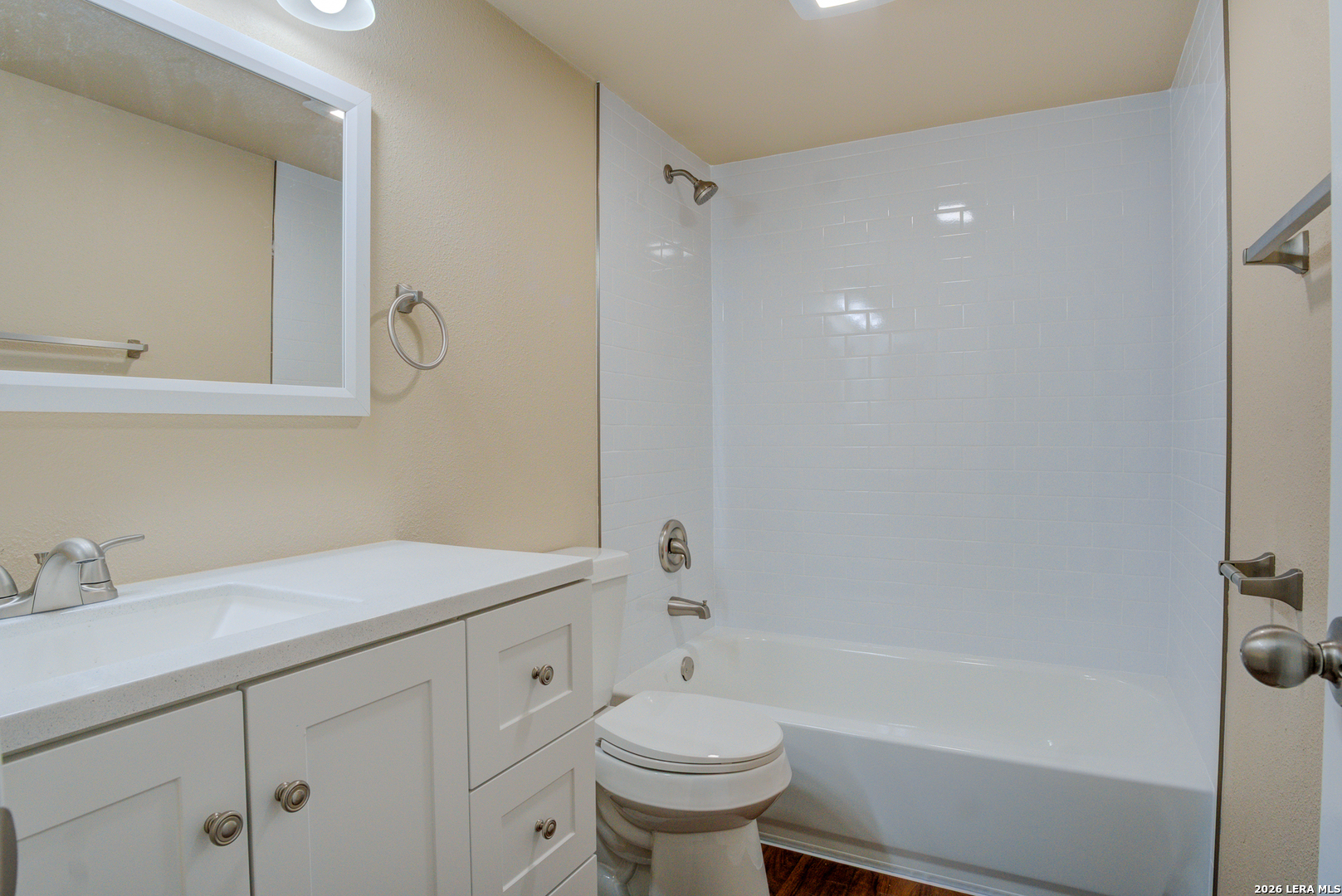 8702 Village San Antonio TX 78217