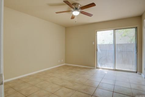8702 Village San Antonio TX 78217