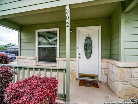 121 S Plant Avenue Boerne TX 78006