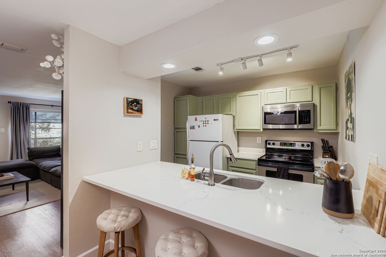 10527 Perrin Beitel San Antonio TX 78217