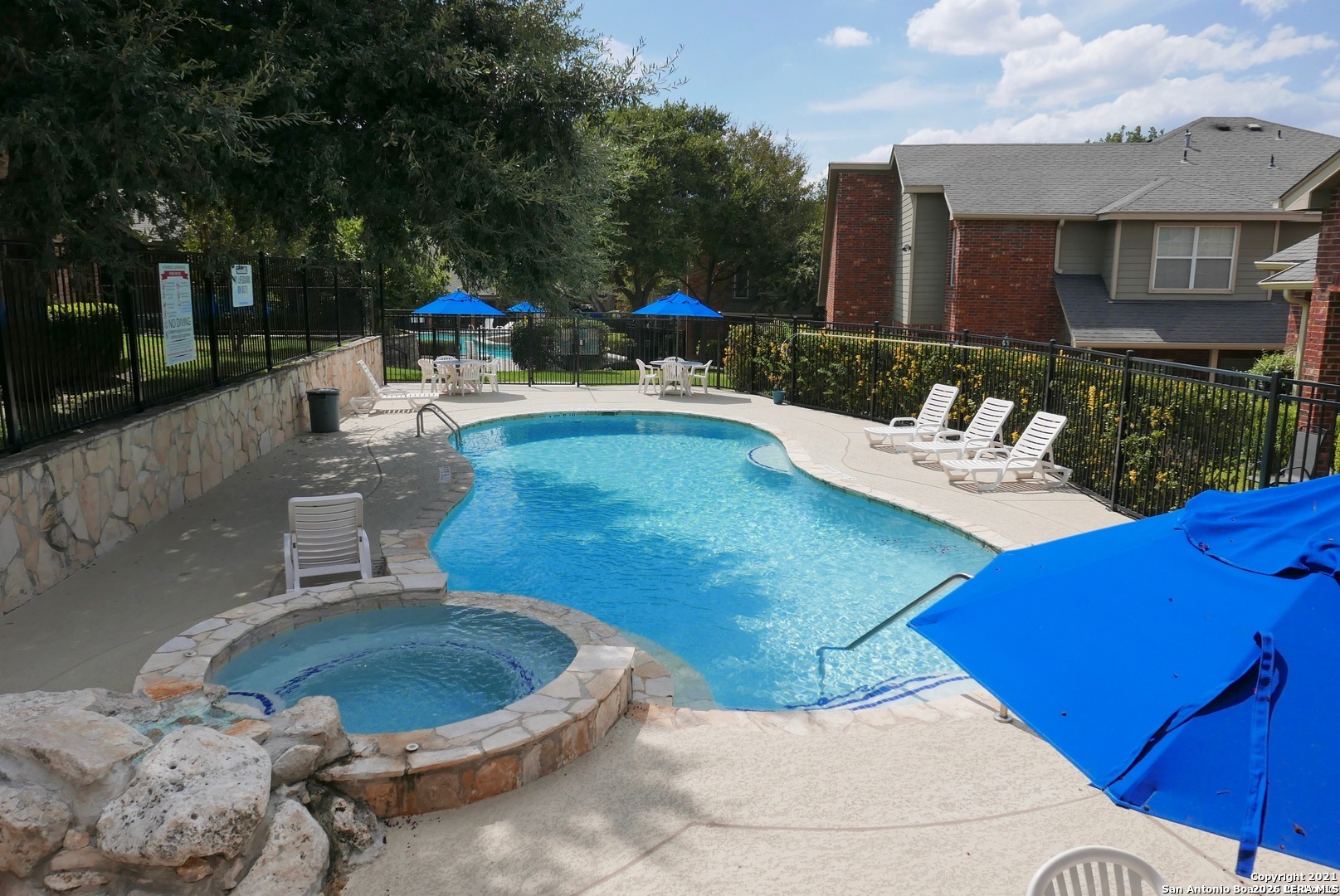 51 Chapel Hill Circle San Antonio TX 78240