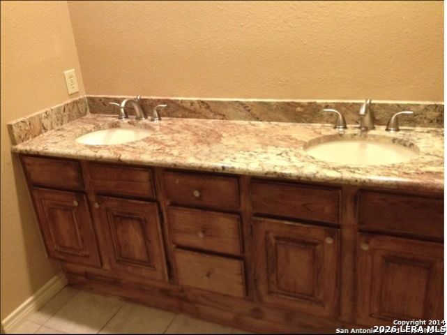 51 Chapel Hill Circle San Antonio TX 78240