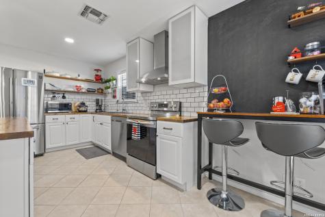 165 W Rampart Drive San Antonio TX 78216