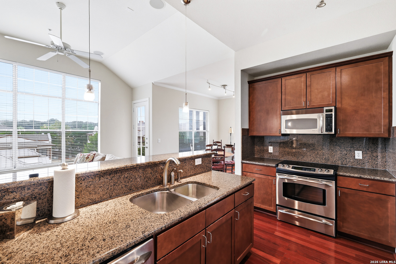 7342 Oak Manor San Antonio TX 78229