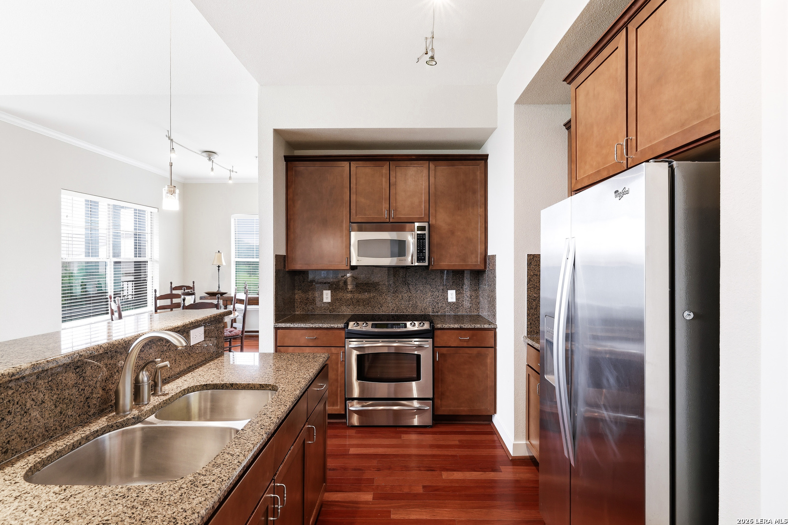 7342 Oak Manor San Antonio TX 78229