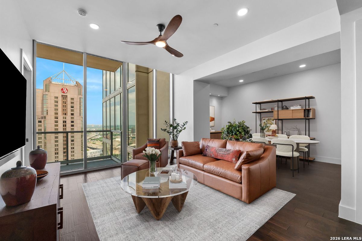 610 E Market San Antonio TX 78205