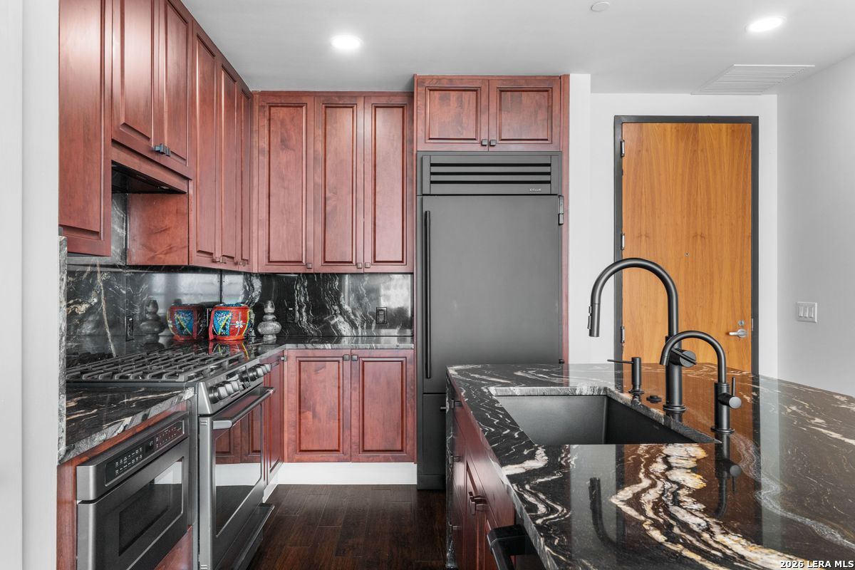 610 E Market San Antonio TX 78205