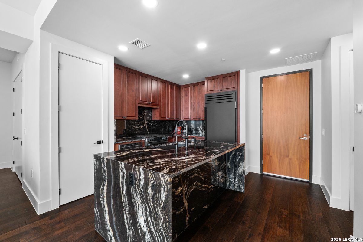 610 E Market San Antonio TX 78205