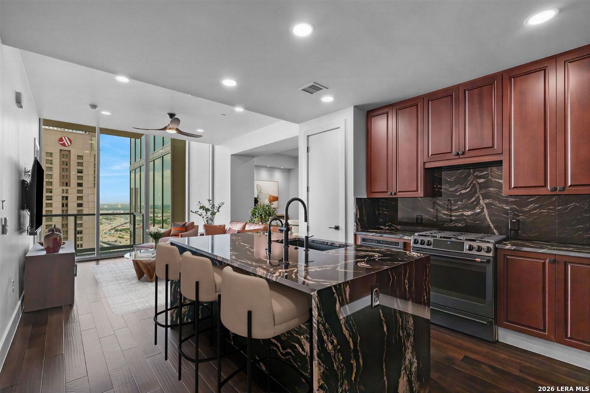 610 E Market San Antonio TX 78205