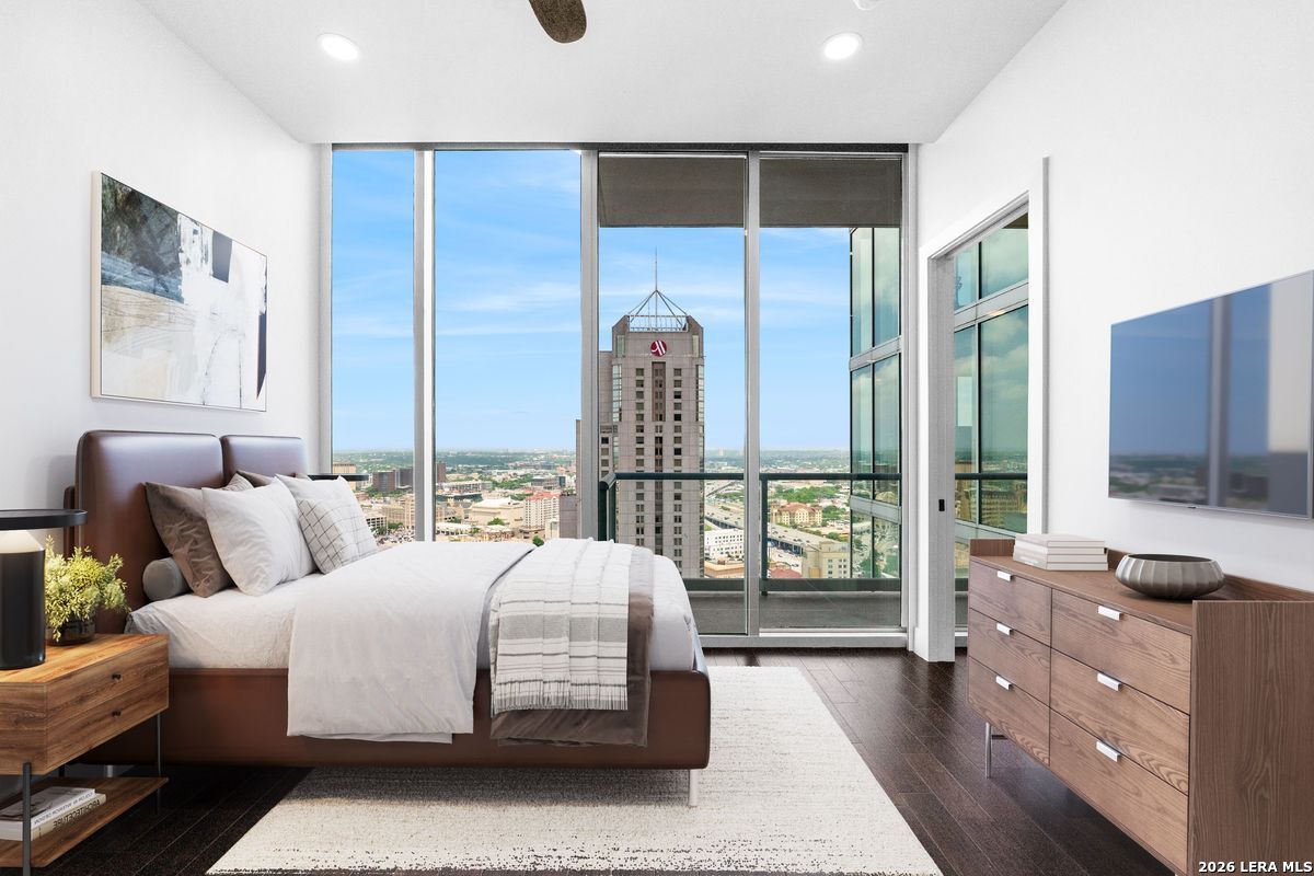 610 E Market San Antonio TX 78205