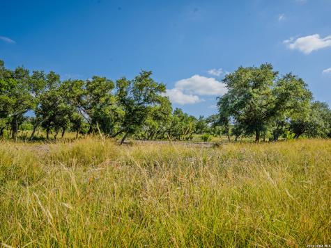 401 Pr 2410 Hondo TX 78861