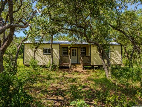 401 Pr 2410 Hondo TX 78861