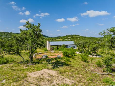 401 Pr 2410 Hondo TX 78861