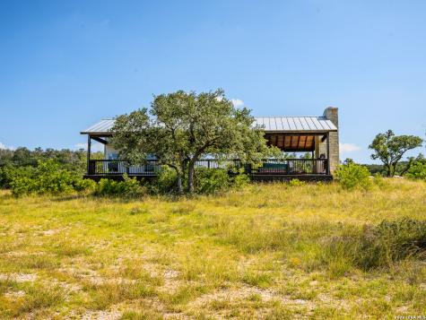 401 Pr 2410 Hondo TX 78861