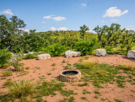 401 Pr 2410 Hondo TX 78861